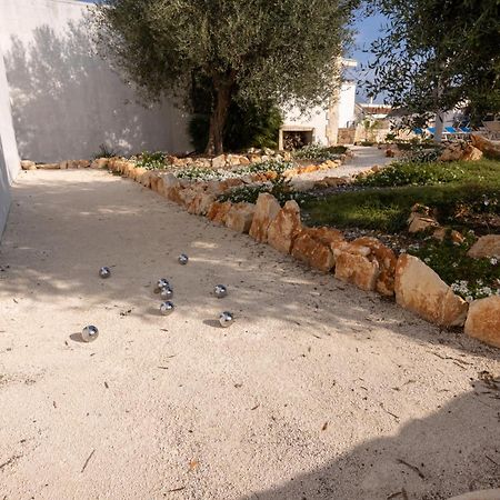 Villa With Trullo And Pool, Alberobello Extérieur photo