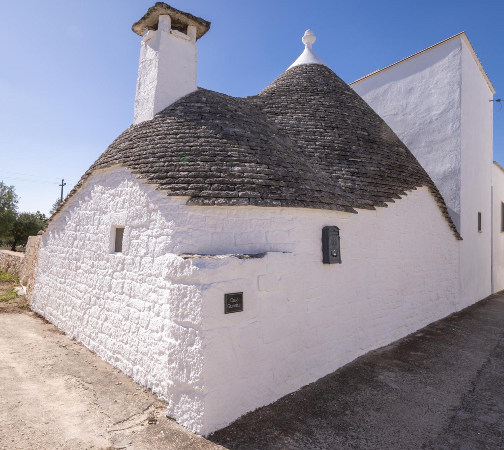 Villa With Trullo And Pool, Alberobello Extérieur photo