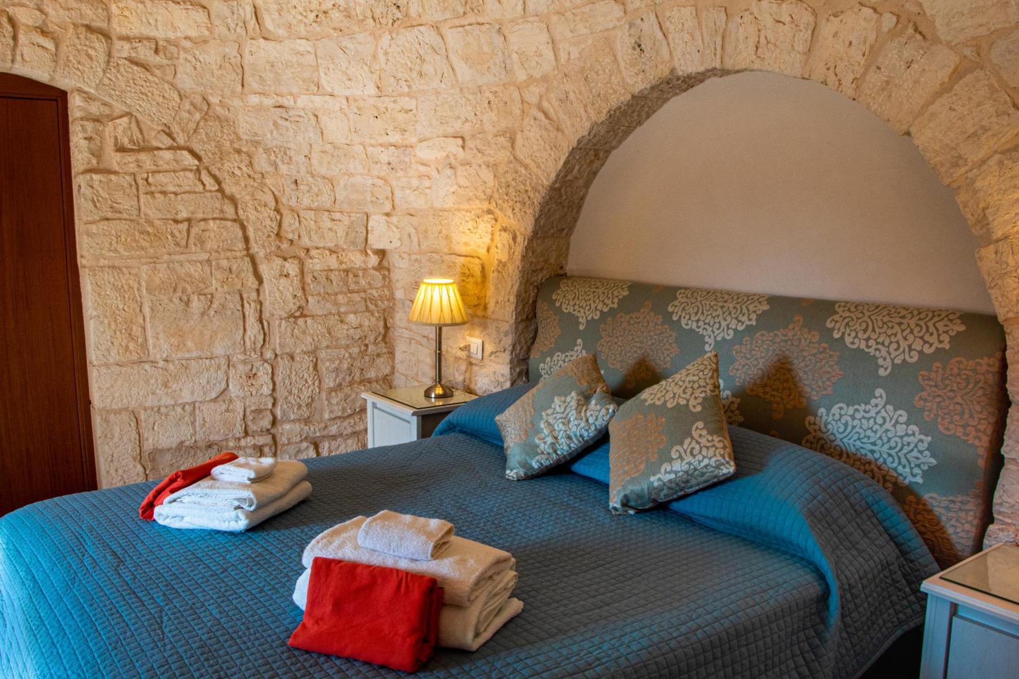Villa With Trullo And Pool, Alberobello Extérieur photo